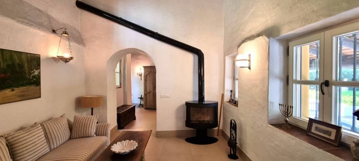 Image No.19-10 Bed Vineyard for sale