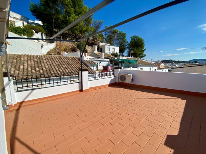 Image No.23-3 Bed Townhouse for sale