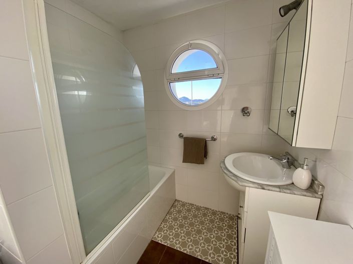 Image No.20-2 Bed Townhouse for sale