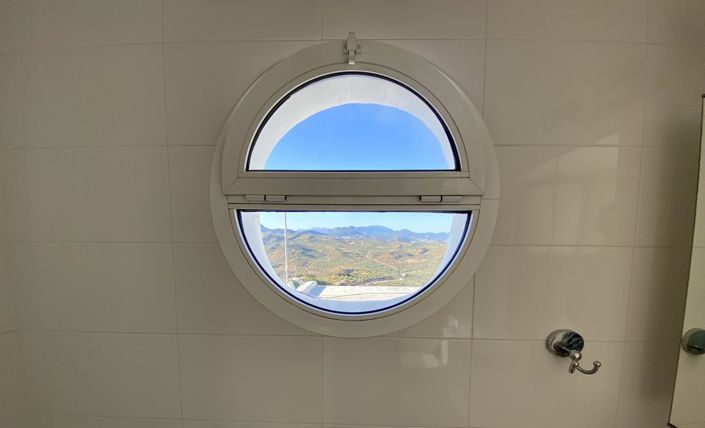 Image No.21-2 Bed Townhouse for sale