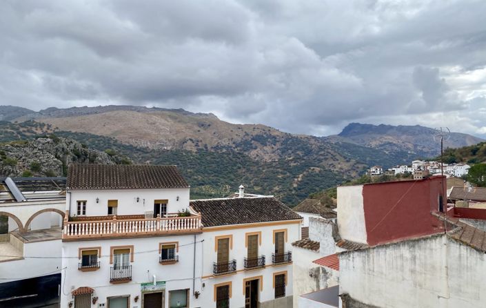 Image No.21-3 Bed Property for sale