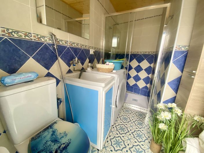 Image No.10-3 Bed Property for sale