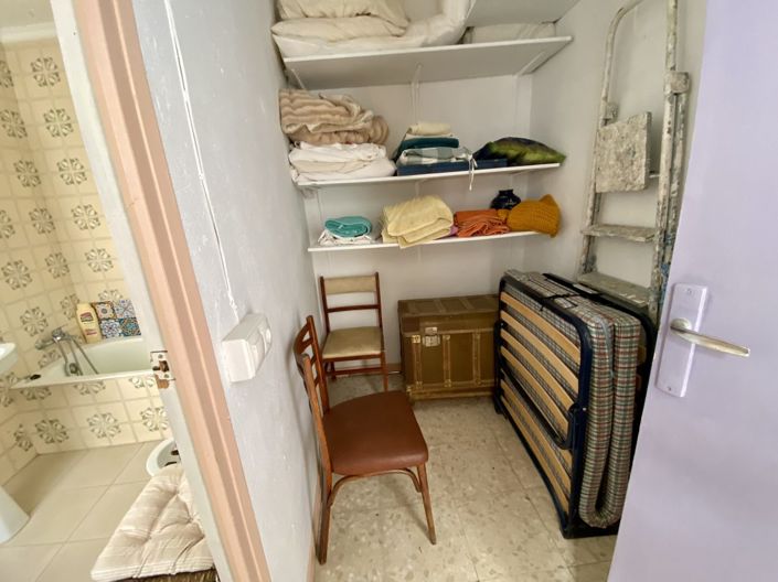 Image No.13-3 Bed Property for sale