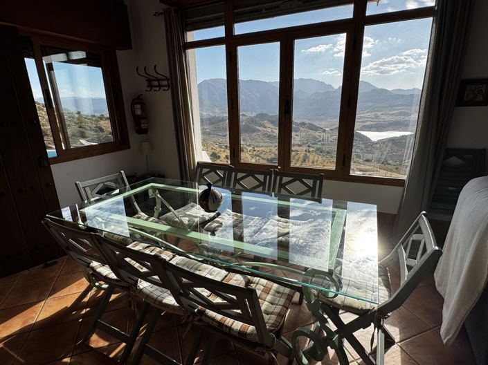 Image No.20-4 Bed Property for sale