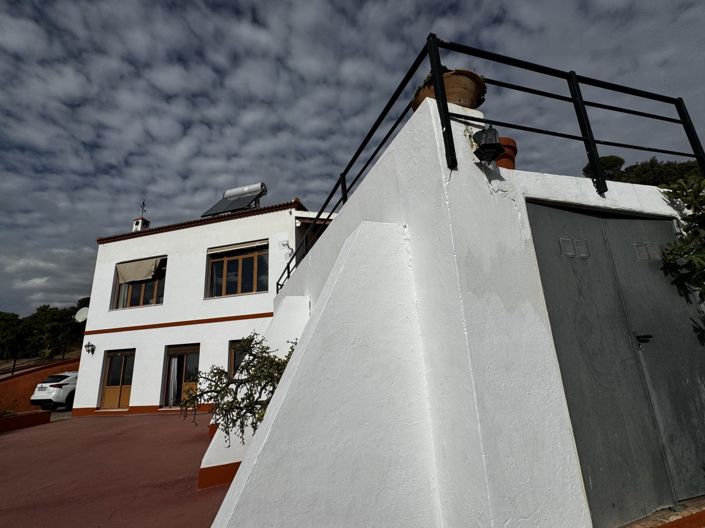 Image No.21-4 Bed Property for sale