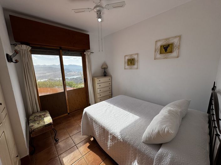 Image No.29-4 Bed Property for sale