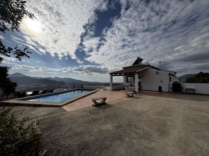 Image No.3-4 Bed Property for sale