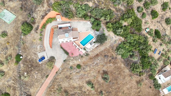 Image No.40-4 Bed Property for sale