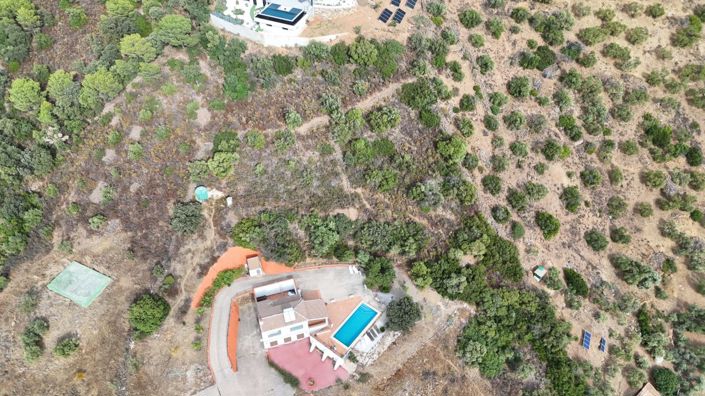 Image No.41-4 Bed Property for sale