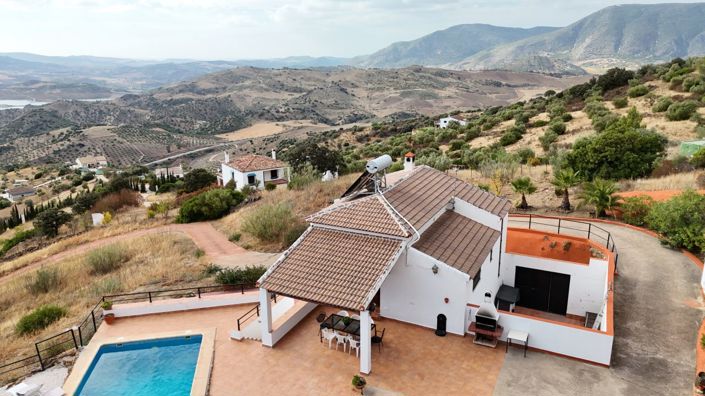 Image No.6-4 Bed Property for sale