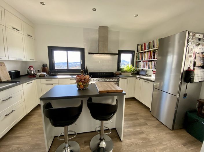 Image No.14-4 Bed Townhouse for sale