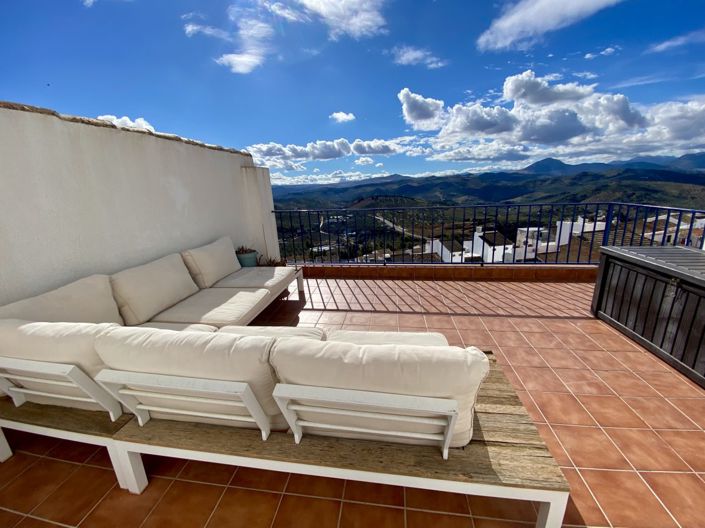 Image No.23-4 Bed Townhouse for sale