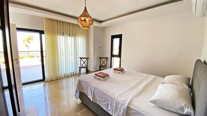 Image No.8-4 Bed Villa / Detached for sale