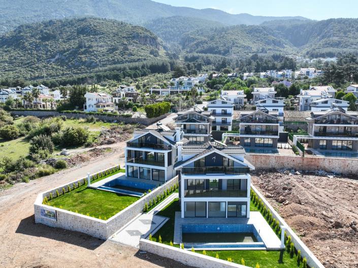Image No.1-4 Bed Villa / Detached for sale