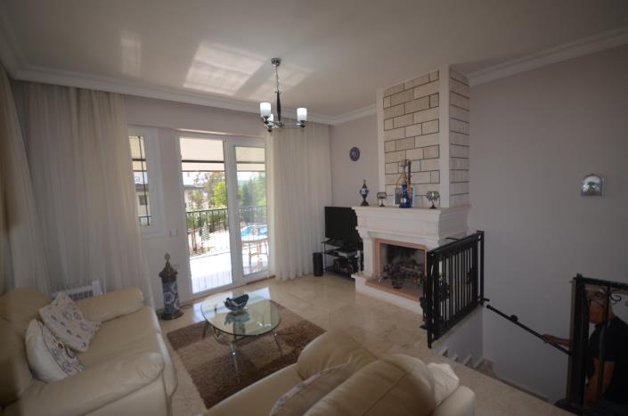 Image No.11-3 Bed Apartment for sale