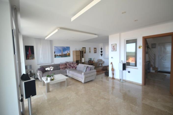Image No.22-4 Bed Villa / Detached for sale