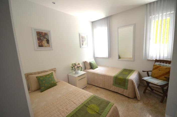 Image No.43-4 Bed Villa / Detached for sale