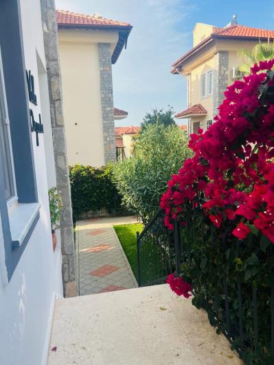 Image No.8-5 Bed House/Villa for sale