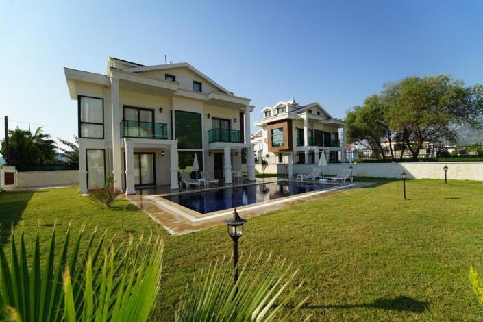 Image No.39-4 Bed Villa / Detached for sale