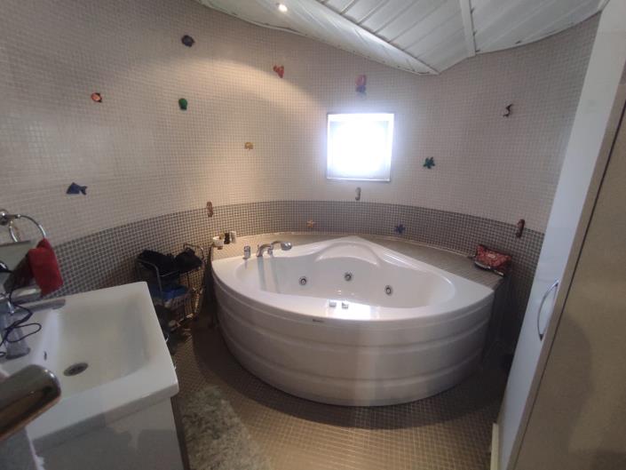 Image No.25-2 Bed Apartment for sale