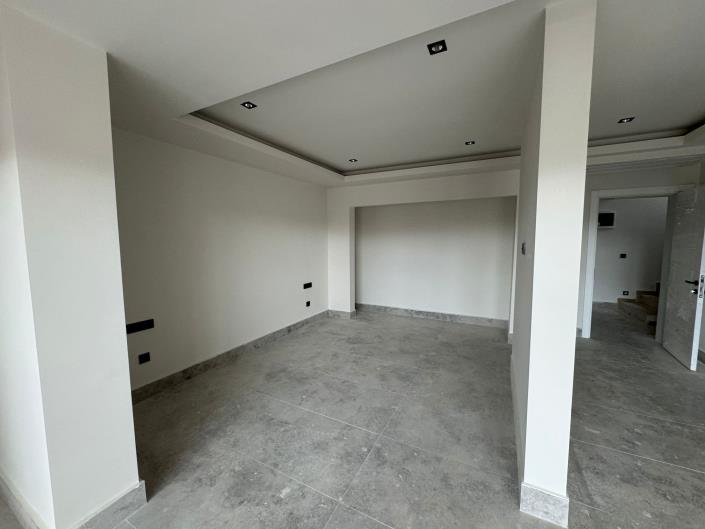 Image No.12-4 Bed Villa for sale