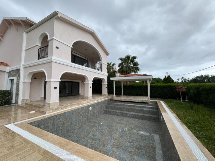 Image No.1-4 Bed Villa for sale