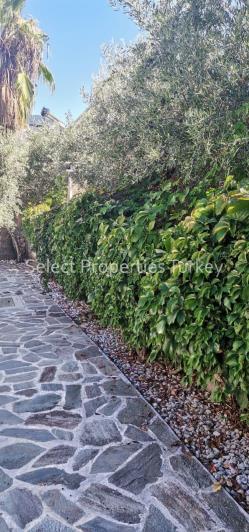 Image No.28-4 Bed Villa / Detached for sale