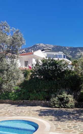 Image No.30-4 Bed Villa / Detached for sale