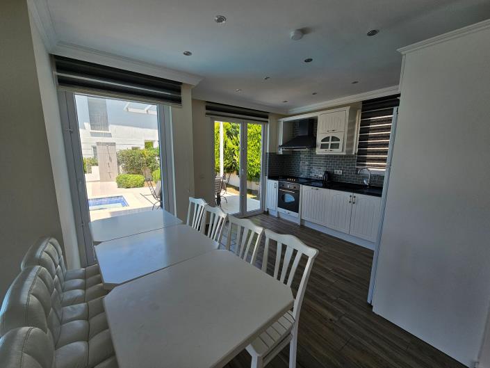 Image No.10-4 Bed House/Villa for sale