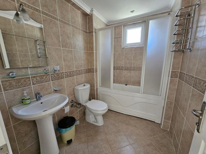 Image No.19-3 Bed Apartment for sale