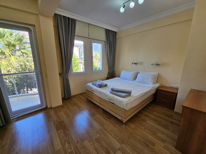 Image No.27-3 Bed Duplex for sale