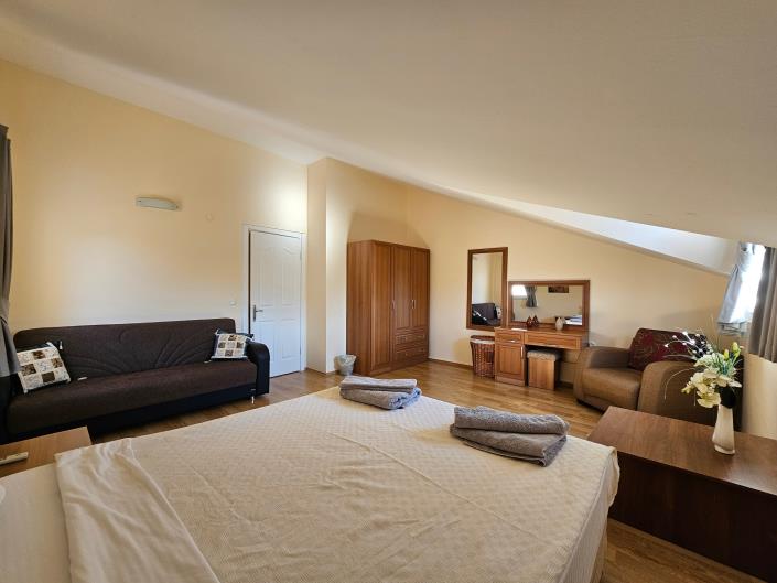 Image No.40-3 Bed Duplex for sale