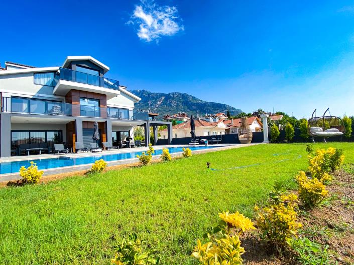 Image No.1-4 Bed Villa / Detached for sale