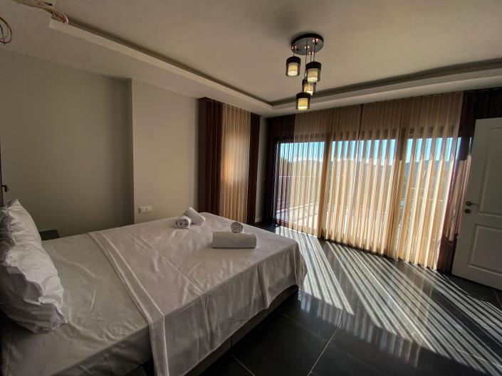 Image No.2-4 Bed Villa / Detached for sale