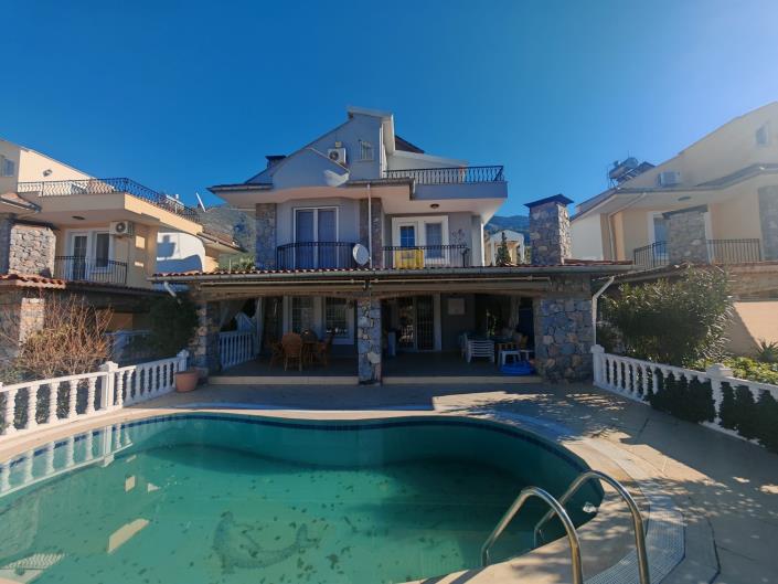 Image No.1-3 Bed Villa / Detached for sale