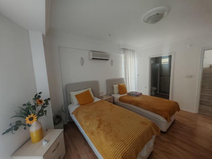 Image No.14-3 Bed Villa / Detached for sale