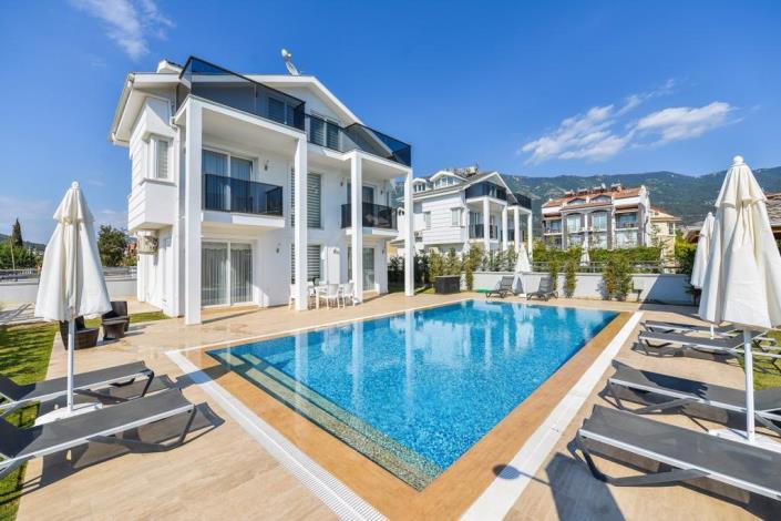 Image No.2-4 Bed Villa / Detached for sale