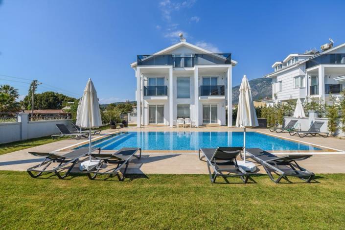 Image No.8-4 Bed Villa / Detached for sale