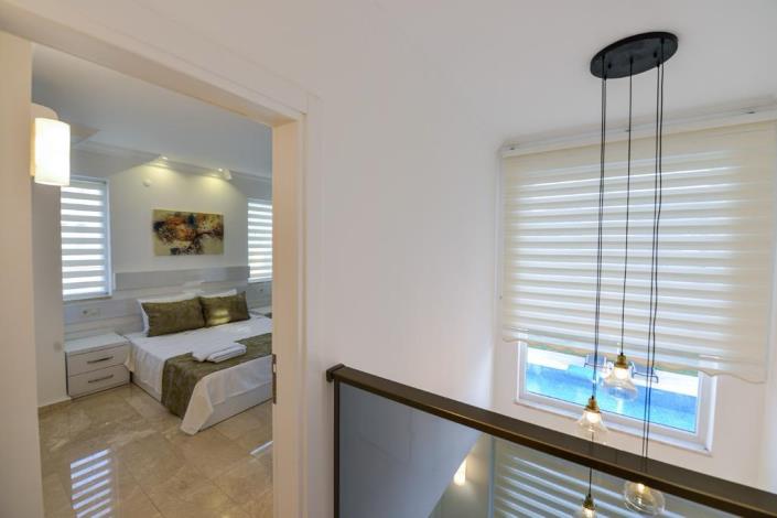 Image No.19-4 Bed Villa / Detached for sale