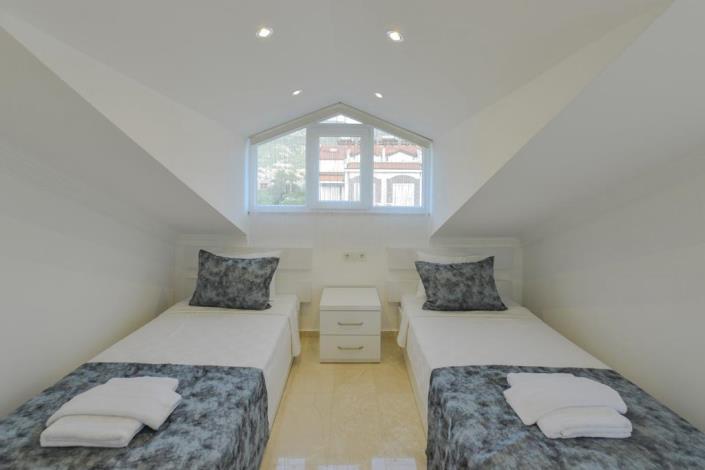 Image No.22-4 Bed Villa / Detached for sale