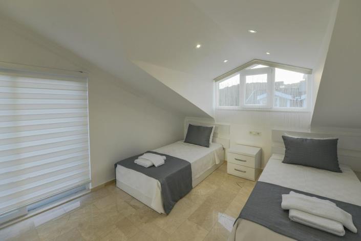 Image No.23-4 Bed Villa / Detached for sale