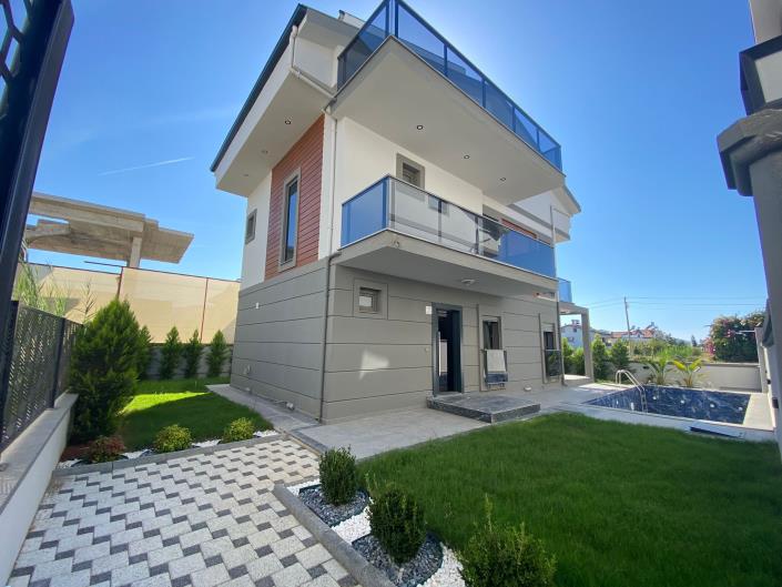 Image No.20-4 Bed Villa / Detached for sale