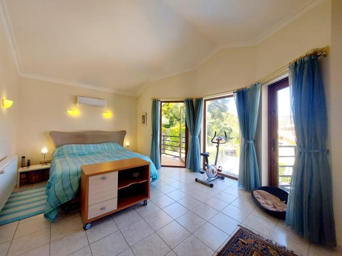 Image No.21-3 Bed Villa / Detached for sale