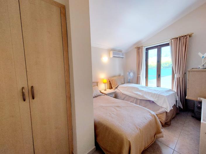 Image No.31-3 Bed Villa / Detached for sale