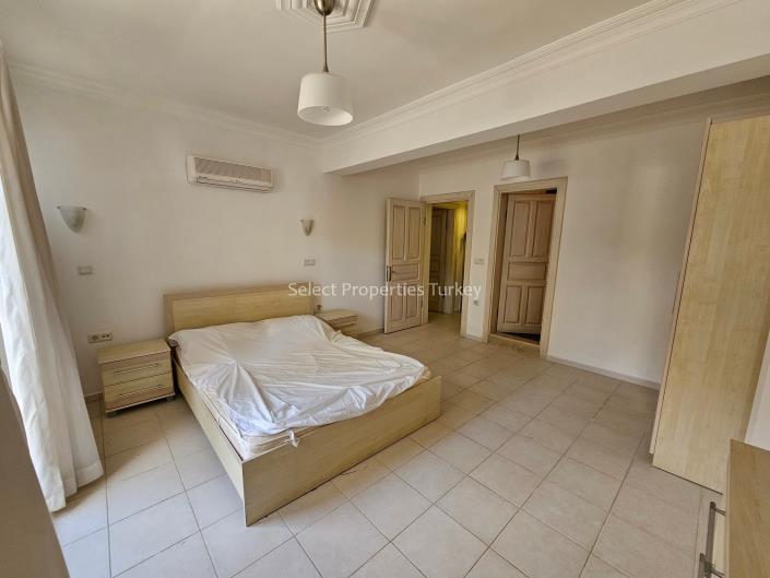 Image No.37-4 Bed Apartment for sale