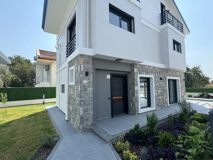 Image No.3-4 Bed House/Villa for sale