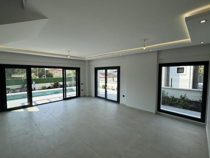 Image No.9-4 Bed House/Villa for sale