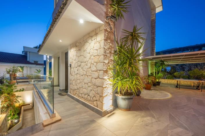 Image No.28-5 Bed Villa / Detached for sale