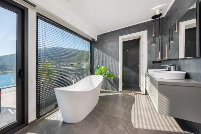 Image No.15-5 Bed Villa / Detached for sale