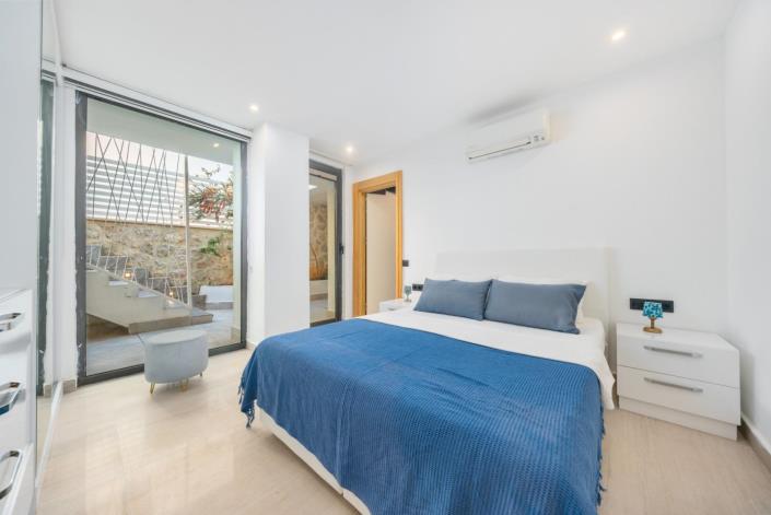 Image No.23-5 Bed Villa / Detached for sale